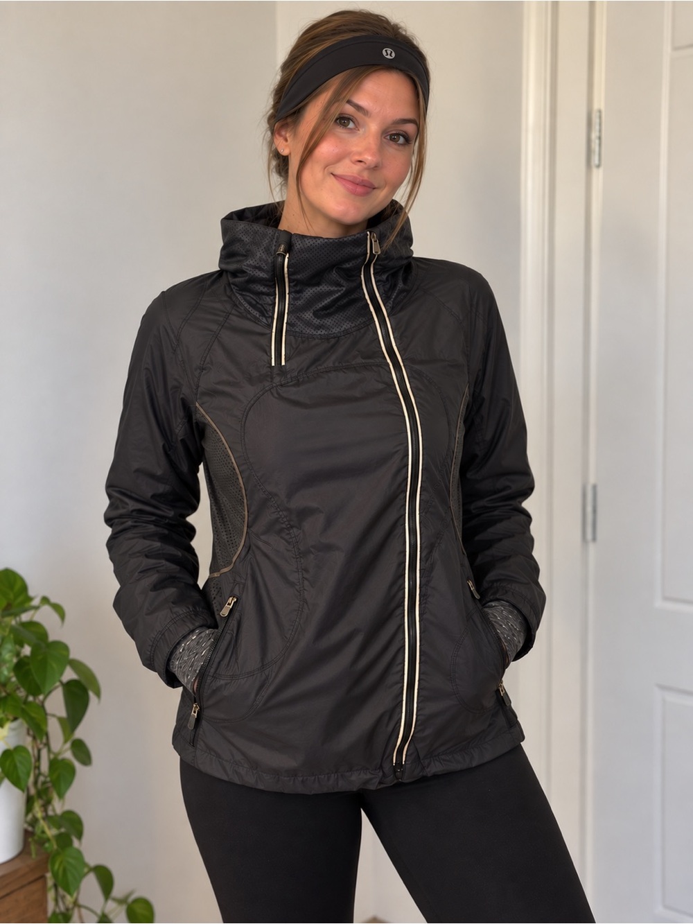 Lululemon Asymmetrical Full-Zip Running Jacket Black - Size S